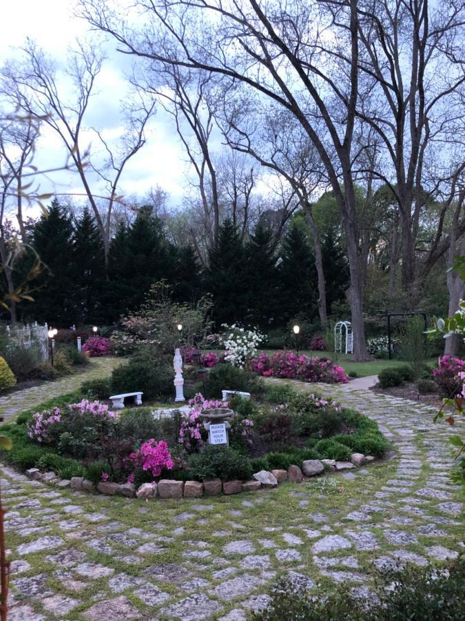 Highgate Estate & Gardens Bed & Breakfast Greensboro Luaran gambar
